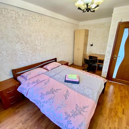 Квартира На Воскресенці, Поруч Метро Лівобережна, Інститут Серця, Мвц Kijów Zewnętrze zdjęcie