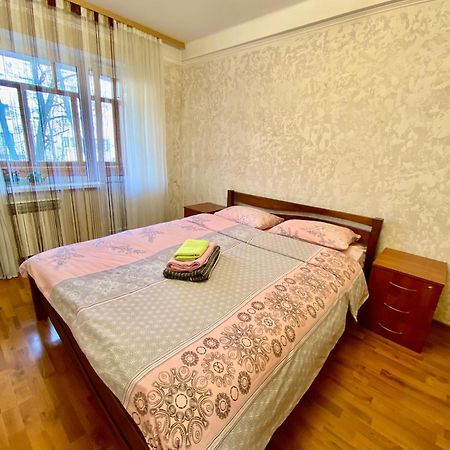 Квартира На Воскресенці, Поруч Метро Лівобережна, Інститут Серця, Мвц Kijów Zewnętrze zdjęcie